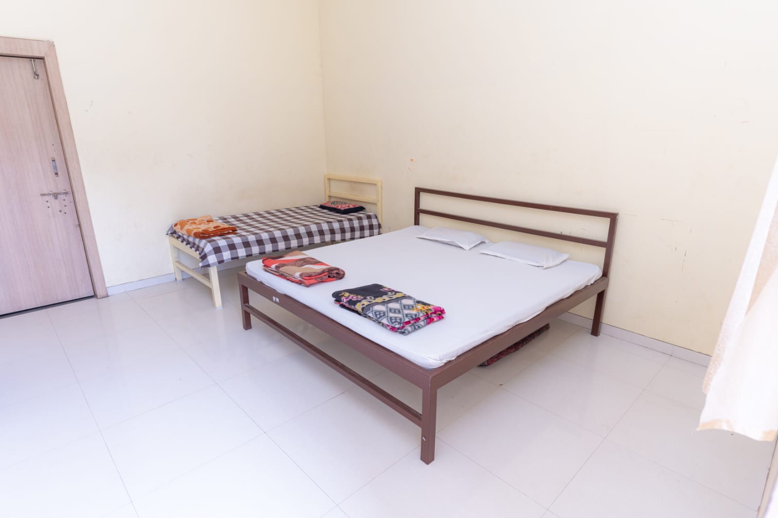 2 Bed Non-AC Standard